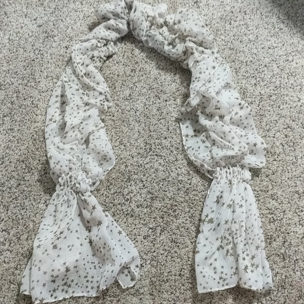 Like new scarf with stars